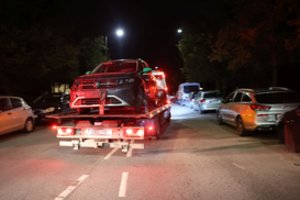 Naktį Vilniuje siautė girta „Bolt Drive“ vairuotoja – sudaužyti 6 automobiliai 