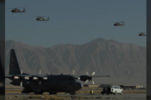 Netikėta D. Trumpo užgaida – grįžti į Afganistaną: atskleidė, kas slypi už tokio noro