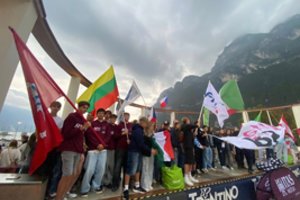 Lietuvos buriuotojai startuoja RS Feva Europos čempionate Gardoje