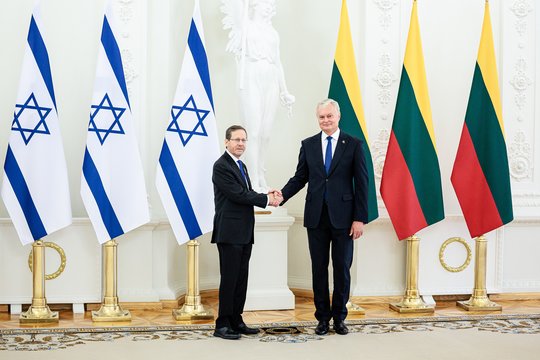 Atmetė kaltinimus dvigubais standartais: kodėl Lietuva aiškiai nepasisako už sankcijas Izraeliui