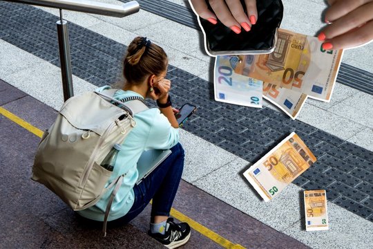 Eksperto įspėjimas: daliai gyventojų pasitraukus iš pensijų fondų, pasilikusiems – prastos žinios