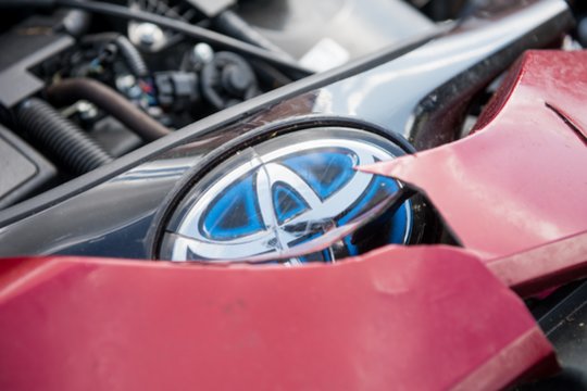 Biržų r. susidūrė du automobiliai „Toyota“ – medikų pagalbos prireikė abiem vairuotojams