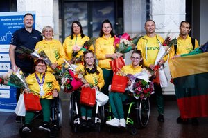 „Frame Running LT“ triratininkai iš Pasaulio žmonių su negalia lengvosios atletikos čempionato grįžta su sidabro medaliu ir asmeniniais rekordais