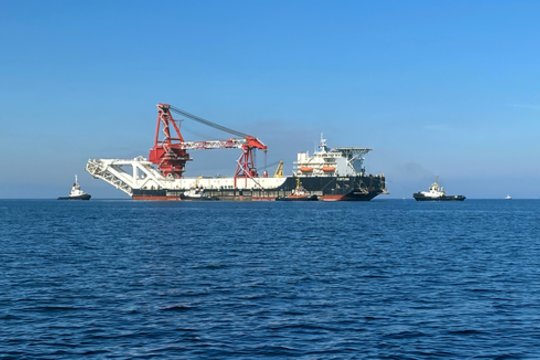 Lenkija netoli dujotiekio sustabdė rusų laivą