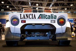 „Lancia“ gerbėjus audrina atgimstantis „Delta“ siluetas ir nauja vizija iš „Ford“ dizainerio rankų