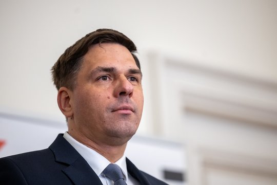 „Nuogas įmestas į dilgėles“: protestą prieš I. Adomavičių laiko ne tik įspėjimu