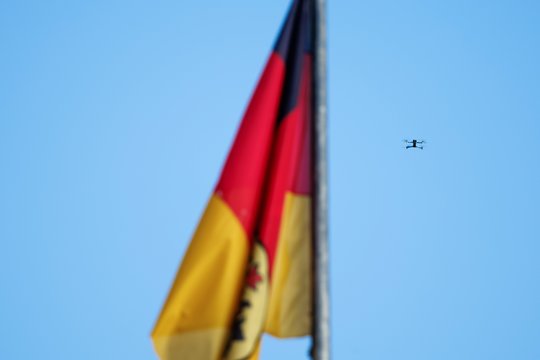 Nežinomi dronai Vokietijoje – ne tik Miuncheno oro uoste: buvo pastebėti ir virš karinės bazės