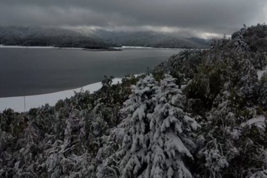 Balkanų šalis užklojo sniegas: skelbia raudonąjį pavojų, artimiausios prognozės stebina