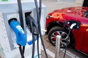 Lietuvoje įrengta beveik 9 tūkst. privačių įkrovimo stotelių elektromobiliams