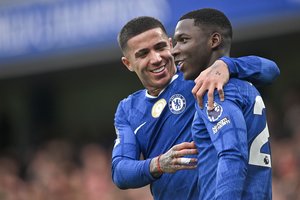 „Premier“ lygoje – paskutinės sekundės „Chelsea“ išsigelbėjimas ir pašalintas treneris