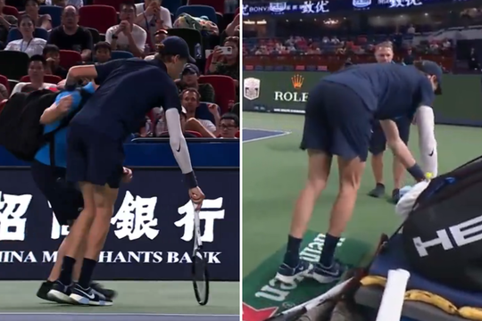 Vienas geriausių pasaulio tenisininkų patyrė traumą – teko eiti remiantis rakete