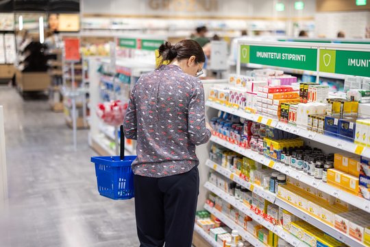 Kai ligoninė nedirba ar gyvai paklausti nedrąsu: dėl ko lietuviai skambina vaistininkams?