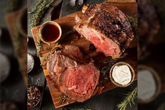 Stalo karalius – sultingas jautienos kepsnys: receptas nustebins paprastumu, bet pavyks įspūdingai