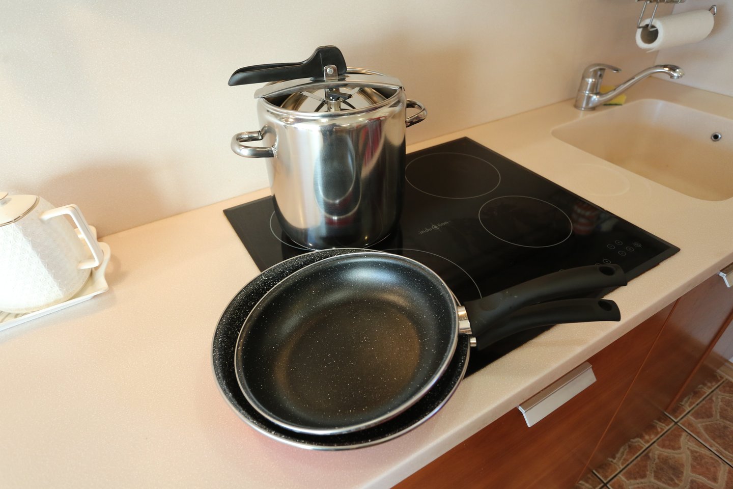 Harvardo gydytojas įvardijo tris virtuvėje esančius daiktus, kuriuos, pasak jo, reikėtų nedelsiant išmesti.<br>M.Patašiaus nuotr.