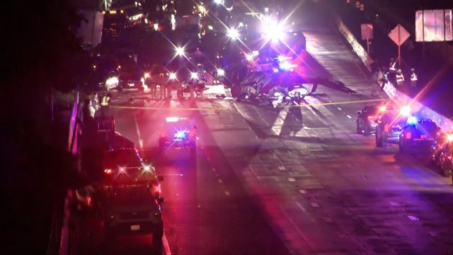 Kalifornijoje vos pakilęs sudužo medicinos pagalbos sraigtasparnis: trys skridę žmonės – kritinės būklės