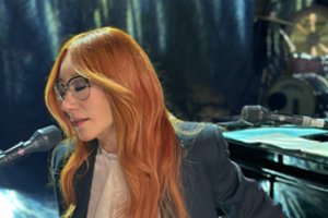 Pasaulinė muzikos ikona Tori Amos atvyksta į Lietuvą