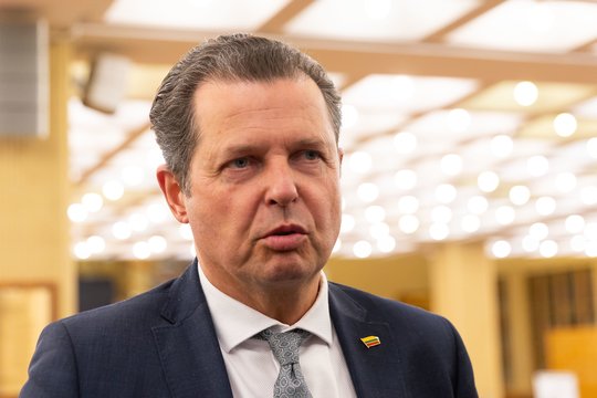 Pokyčiai Seimo NSGK: „aušrietis“ A. Gedvilas keičia Sinicą