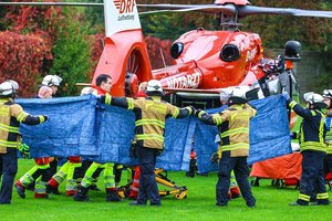 Vokietijoje peiliu subadyta miesto merė, kancleris pasmerkė šį „siaubingą įvykį“