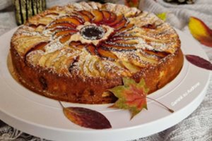 Rudeniškas obuolių ir slyvų pyragas: šiuo gardžiu desertu pakvips visi namai