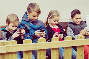 Danija ketina uždrausti naudotis socialiniais tinklais vaikams iki 15 metų