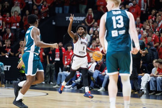 J. Hardingui žinutę perdavęs J. Walkeris – apie nustebinusį „Ryto“ sirgalių poelgį ir lyderio vaidmenį