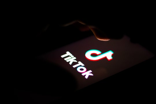 „TikTok“ vaikams siūlė pornografinį turinį