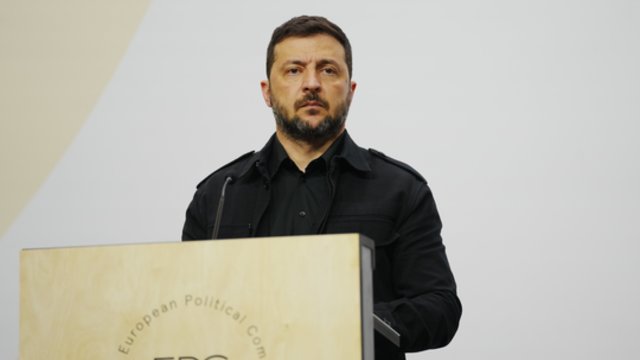 V. Zelenskis kaltina Maskvą siekiu pakenkti Europai – tam naudoja šešėlinį laivyną