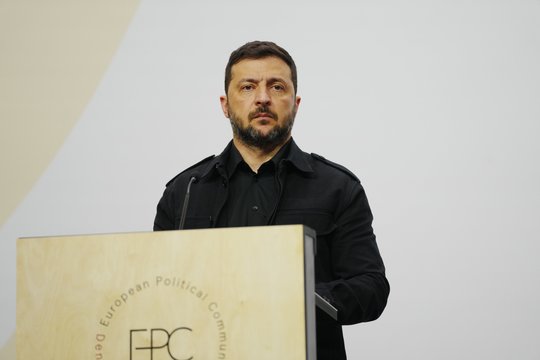 V. Zelenskis kaltina Maskvą siekiu pakenkti Europai – tam naudoja šešėlinį laivyną