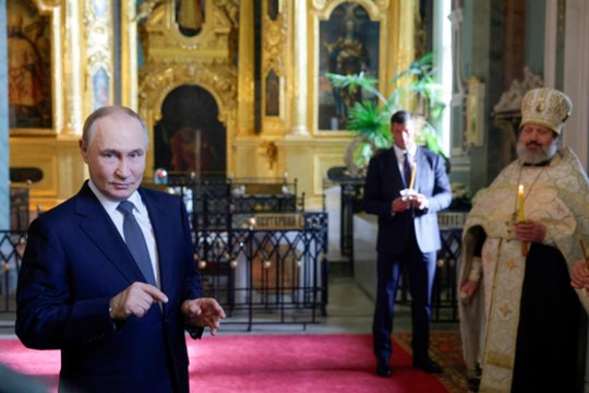 Mirgant Rusijos propagandai – Ukrainos gimtadienio „dovana“ V. Putinui: pareigūnams – iškalbingos instrukcijos