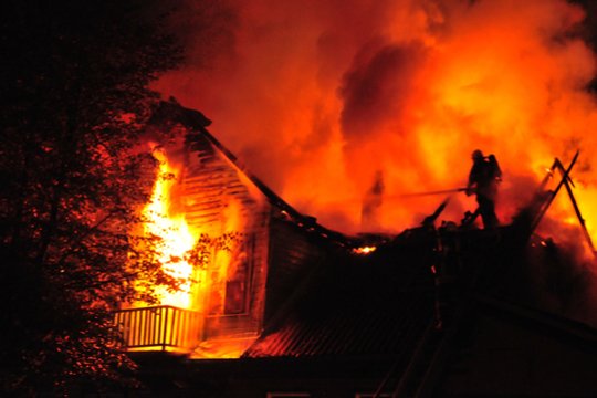 Ugniagesiai: gaisrų šiemet daugiau, bet juose žūstančių žmonių – mažiau