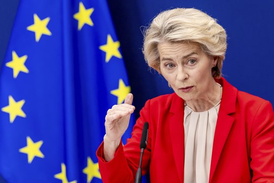 U. von der Leyen vadovaujama Europos Komisija išgyveno balsavimus dėl nepasitikėjimo