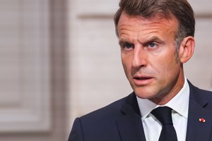 E. Macronas penktadienį turėtų paskirti naują ministrą pirmininką