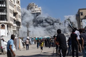 Egipto Raudonasis pusmėnulis: į Gazos Ruožą išvyko 153 sunkvežimiai su pagalbos prekėmis