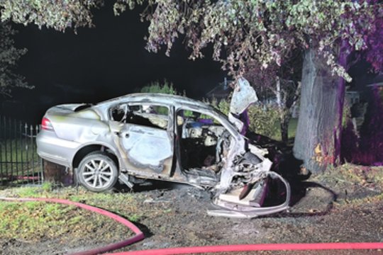 Per porą dienų – dvi kraupios avarijos: automobiliuose gyvi sudegė vairuotojai