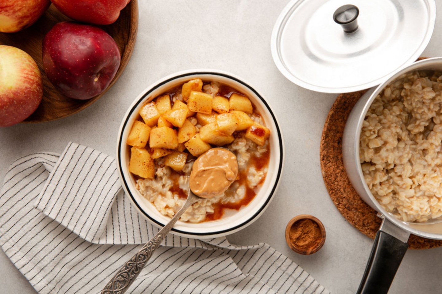 Vos su keliais patobulinimais košė bus ne tik maistinga, bet ir ypač gardi dienos pradžia ar net pietūs.<br> Pranešimo spaudai nuotr.