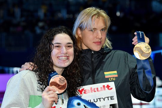 Skandalas: galinga Rūtos Meilutytės varžovė vogė oro uoste ir dabar nušalinta nuo varžybų