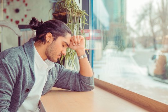 Gydytojas psichiatras apie tylinčius vyrus: kad galėtum komunikuoti, reikia išmokti kalbą