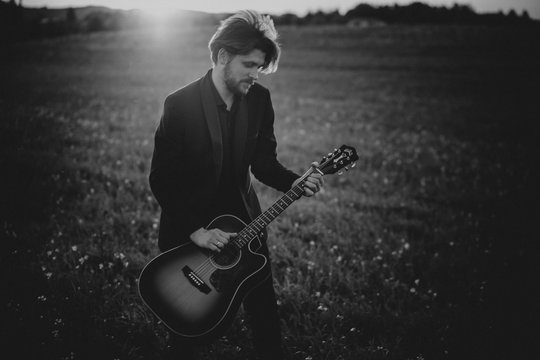 Nemiga, noktiurnai ir muzika iš dangaus, kalbanti daugiau už žodžius