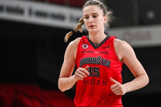 Daugilė Ūsė toliau vilkės Vilniaus „Kibirkšties-TOKS“ marškinėlius