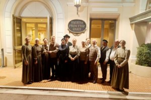 Priekulės mėgėjų teatras Monake: teatrui kalbos barjerų nėra