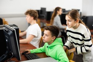 Privatumo aktyvistų grupė: nustatyta, kad „Microsoft“ Austrijoje sekė mokinius