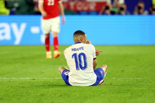 Vokietija ir Prancūzija pasiekė užtikrintas pergales atrankoje į pasaulio futbolo čempionatą