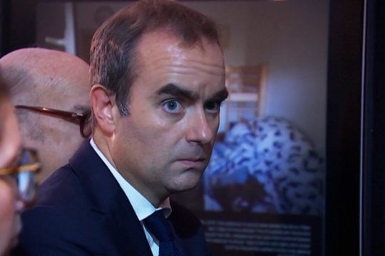 E. Macronas premjeru paskyrė neseniai atsistatydinusį S. Lecornu: pastarasis netrykšta noru tęsti darbą