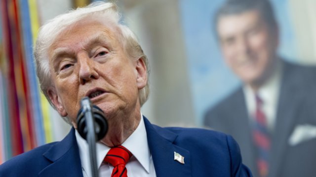 Santykiai tarp Kinijos ir JAV vėl paaštrėjo: D. Trumpas skelbia apie 100 proc. muitus 