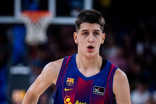 Ispanijos pirmenybėse – jauniausio žaidėjo debiutas „Barcos“ istorijoje ir antrasis katalonų pralaimėjimas iš eilės