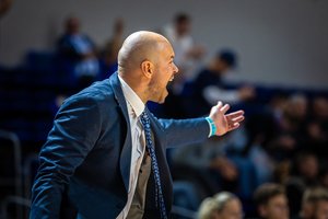 Nelaimėjusių neliko: S. Babrausko vadovaujama Jonavos komanda įsirašė pirmąją pergalę LKL