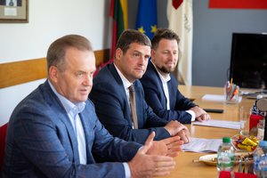 R. Žemaitaičiui – kritika jau ir iš savų