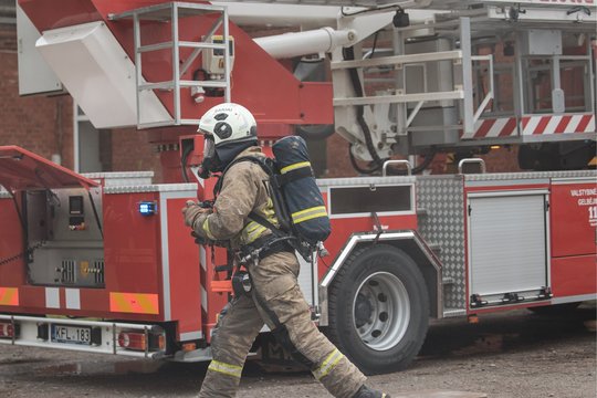 Ugniagesių savaitgalis: užgesino 50 gaisrų, atliko 154 darbus