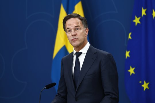 M. Rutte pašiepė Rusiją: tai primena artimiausio mechaniko paieškas
