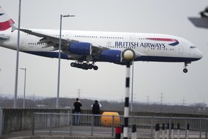 Baugus incidentas „British Airways“ lėktuve: po salone pasklidusių dūmų – priverstinis nusileidimas